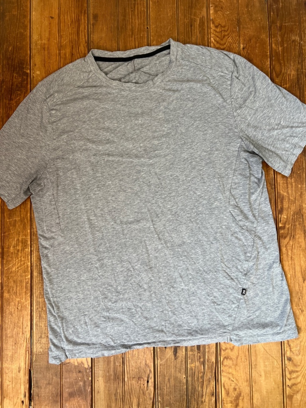 On Running Men's Tee. Heather Gray Short-Sleeve Crew Active Tee size Xl